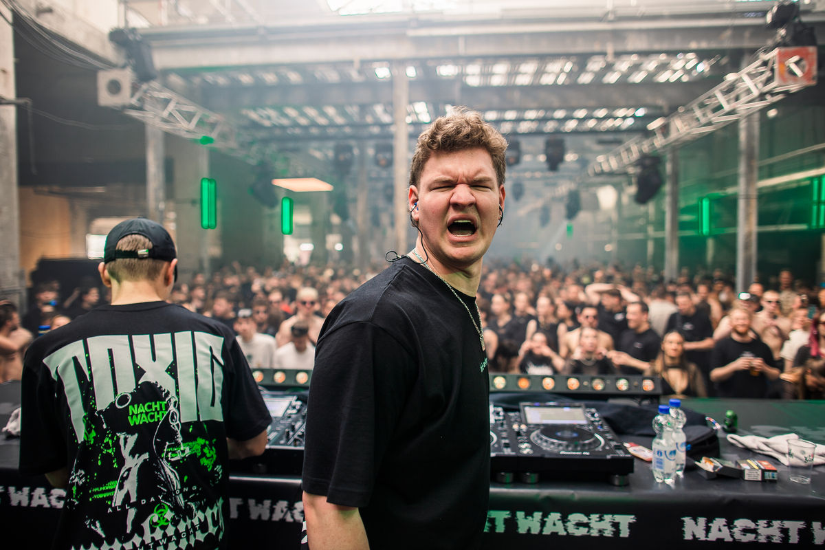 Loading... just a sec